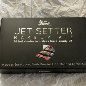 Jet setter makeup kit 2nd love 26 shades new seal